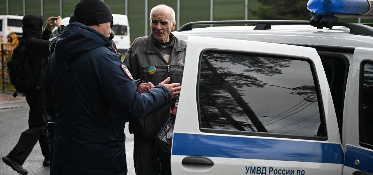 В&nbsp;Петербурге задержали пенсионера с&nbsp;желто‑голубым значком